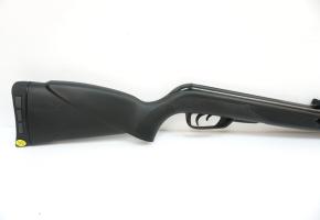 Пневматическая винтовка Gamo Black Shadow (пластик,  3 Дж) 4,5 мм